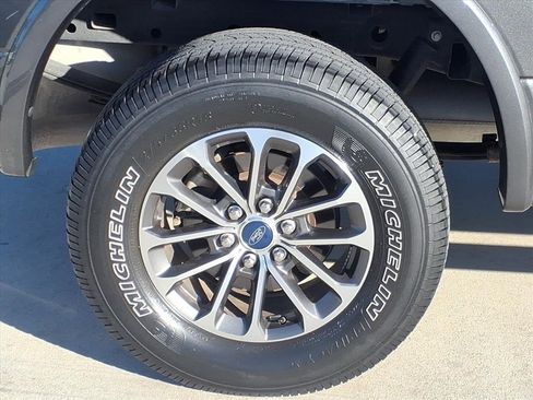 Used 2019 Ford F150 XLT w/ Equipment Group 302A Luxury image 6