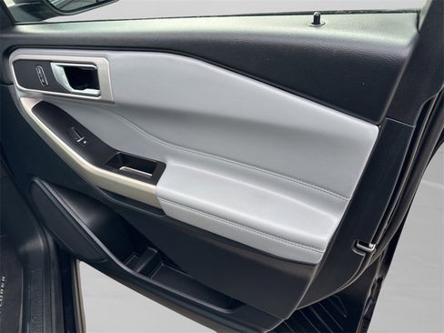 Used 2021 Ford Explorer XLT w/ Equipment Group 202A image 36