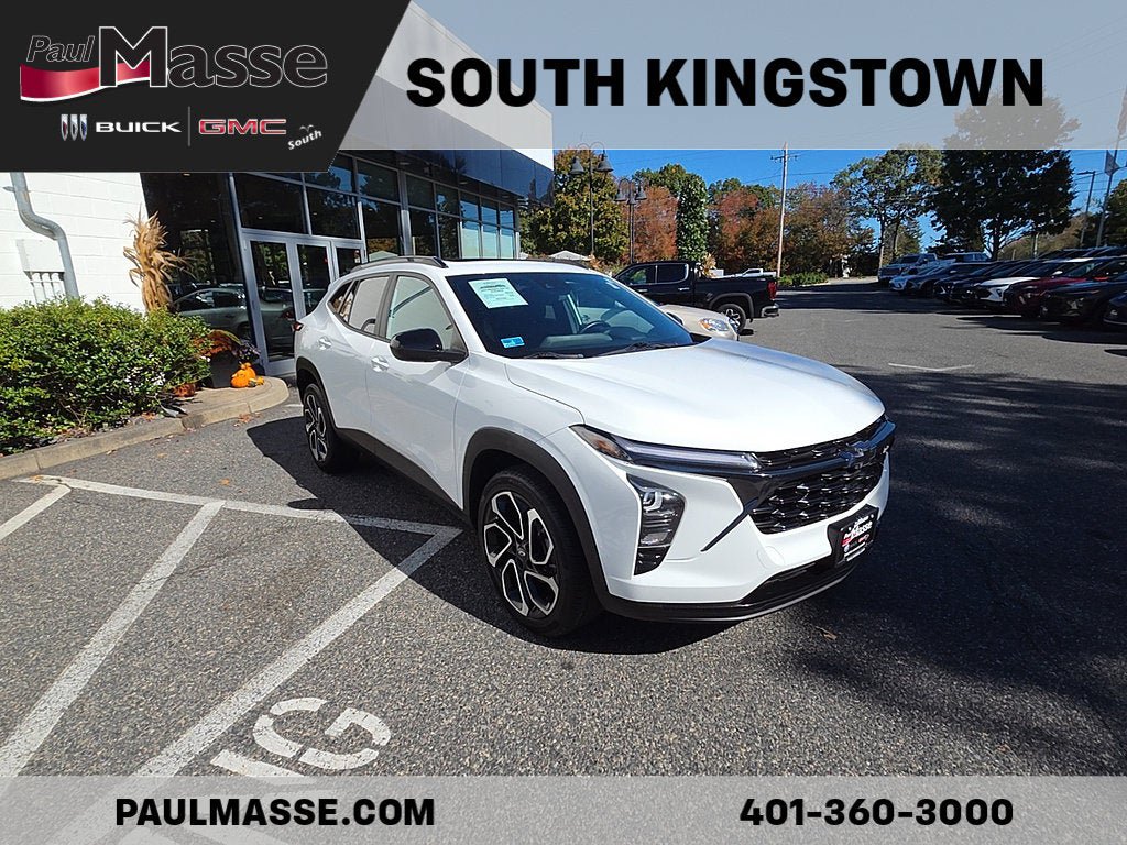 Used 2024 Chevrolet Trax RS w/ Sunroof Package FWD image 3
