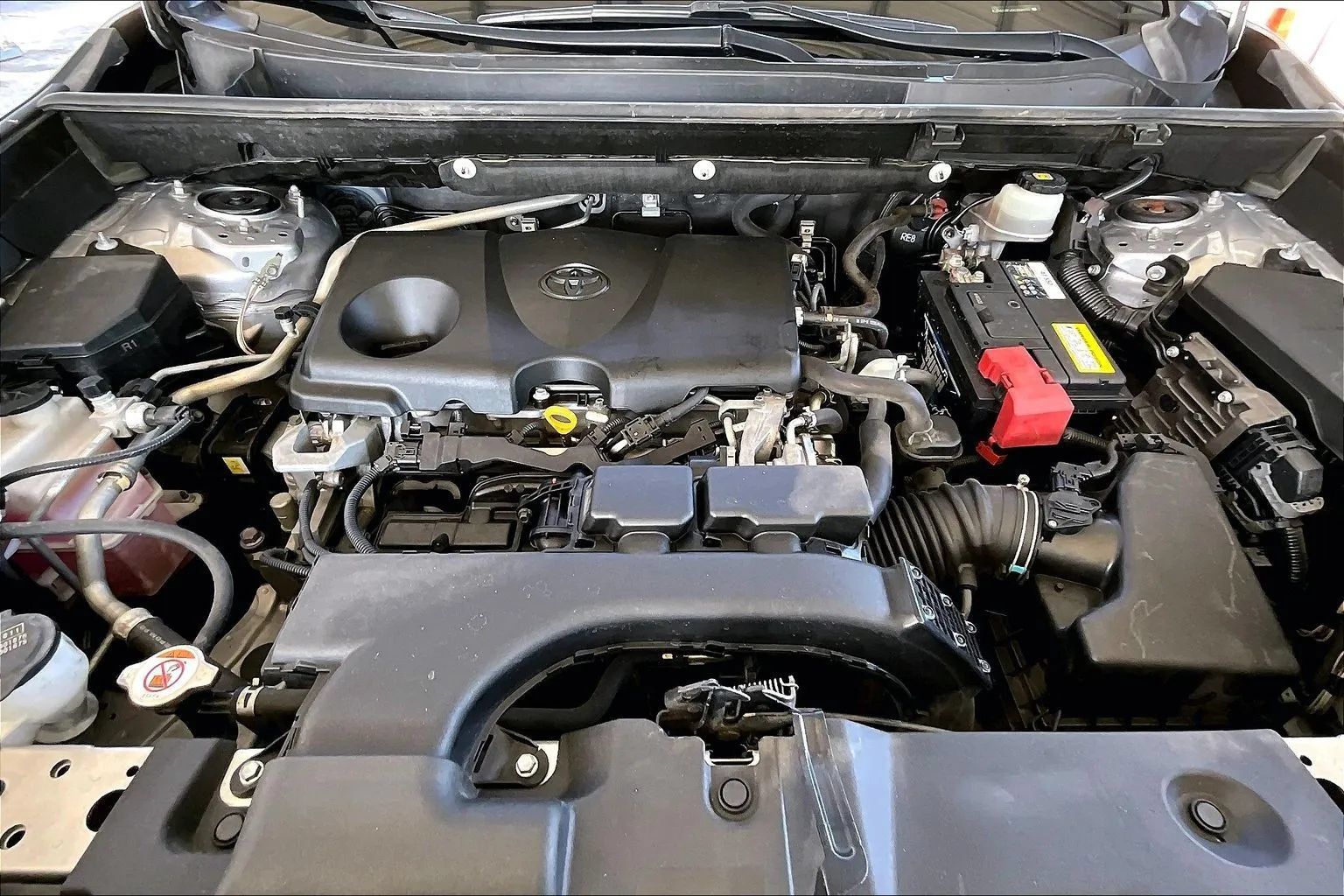 Used 2019 Toyota RAV4 LE FWD image 26