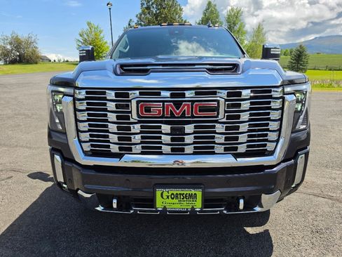Used 2024 GMC Sierra 3500 Denali w/ Denali Reserve Package AWD/4WD image 2