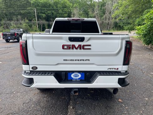 Used 2024 GMC Sierra 2500 AT4 w/ AT4 Premium Plus Package AWD/4WD image 5