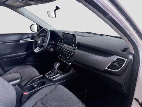 Used 2021 Kia Seltos LX AWD/4WD image 30