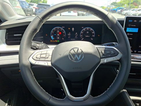 New 2026 Volkswagen Tiguan SE AWD/4WD image 14