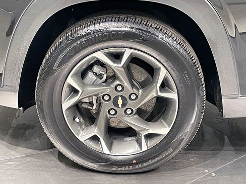 Used 2025 Chevrolet Trax LT w/ LT Convenience Package FWD image 35