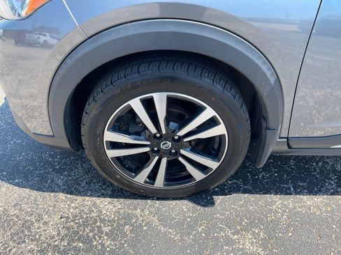 Used 2019 Nissan Kicks SR w/ Exterior Electronics Package FWD image 28