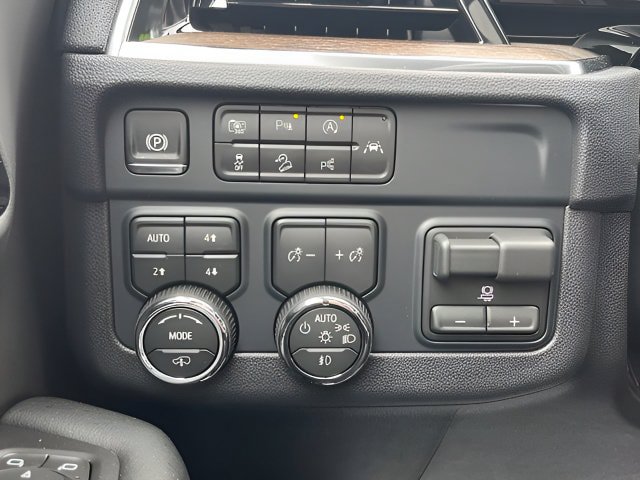 New 2026 Chevrolet Tahoe High Country AWD/4WD image 14