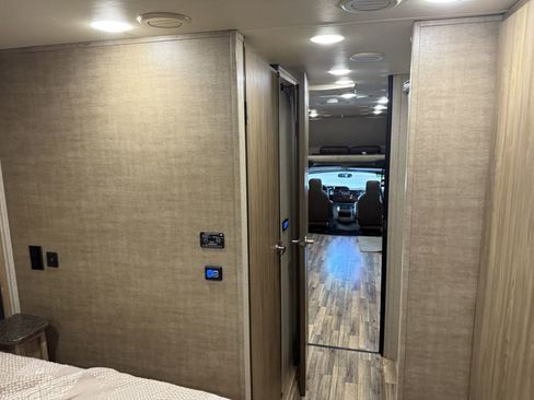 Used 2017 Ford E-450 and Econoline 450 Super Duty w/ Motorhome Prep Package image 73