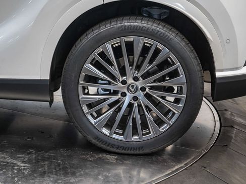 Used 2025 Lexus RX 450h Luxury image 10