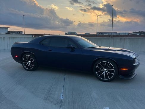 Used 2015 Dodge Challenger R/T Scat Pack w/ Leather Interior Group image 5