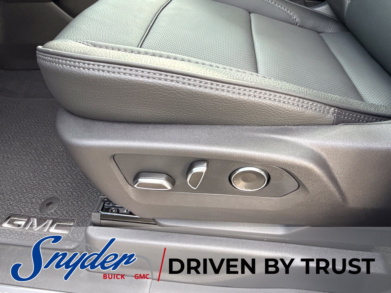 New 2026 GMC Yukon Denali w/ Advanced Technology Package AWD/4WD image 34