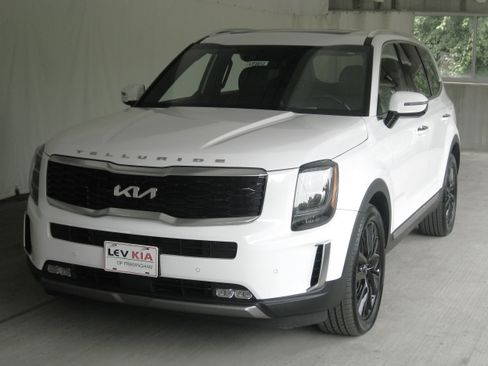 Certified 2022 Kia Telluride SX w/ SX Prestige Package image 24