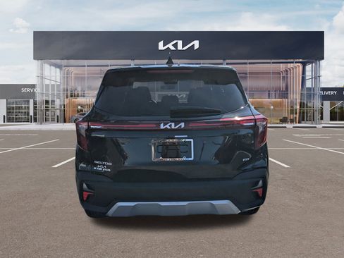 Certified 2024 Kia Seltos LX image 5