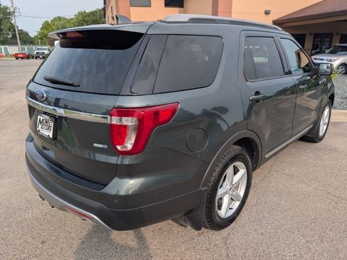 Used 2016 Ford Explorer XLT w/ Equipment Group 202A AWD/4WD image 8