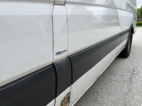 Used 2013 Mercedes-Benz Sprinter 2500 image 37