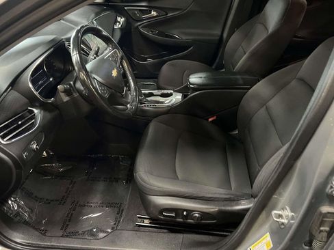 Used 2017 Chevrolet Malibu LT FWD image 14