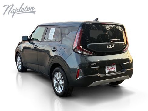 Used 2025 Kia Soul LX w/ LX Technology Package FWD image 3