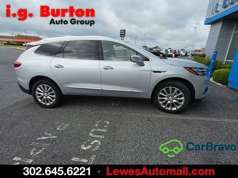Used 2021 Buick Enclave Essence w/ Sound and Sites Package FWD image 4