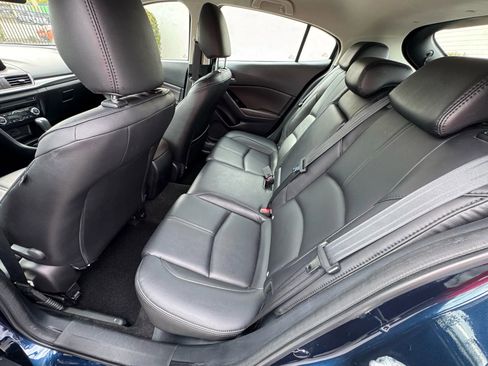 Used 2018 MAZDA MAZDA3 Touring image 16