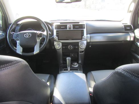 Used 2015 Toyota 4Runner SR5 Premium image 13