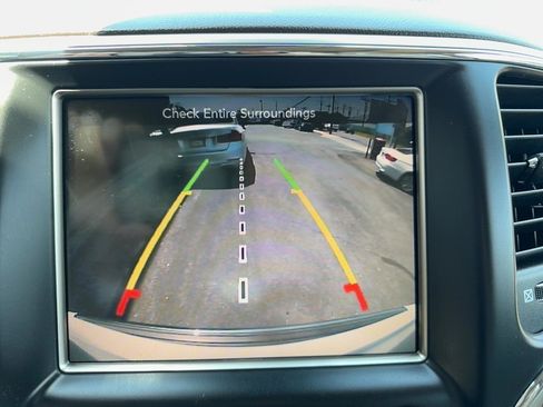 Used 2014 Jeep Grand Cherokee Overland w/ Advanced Technology Group AWD/4WD image 11