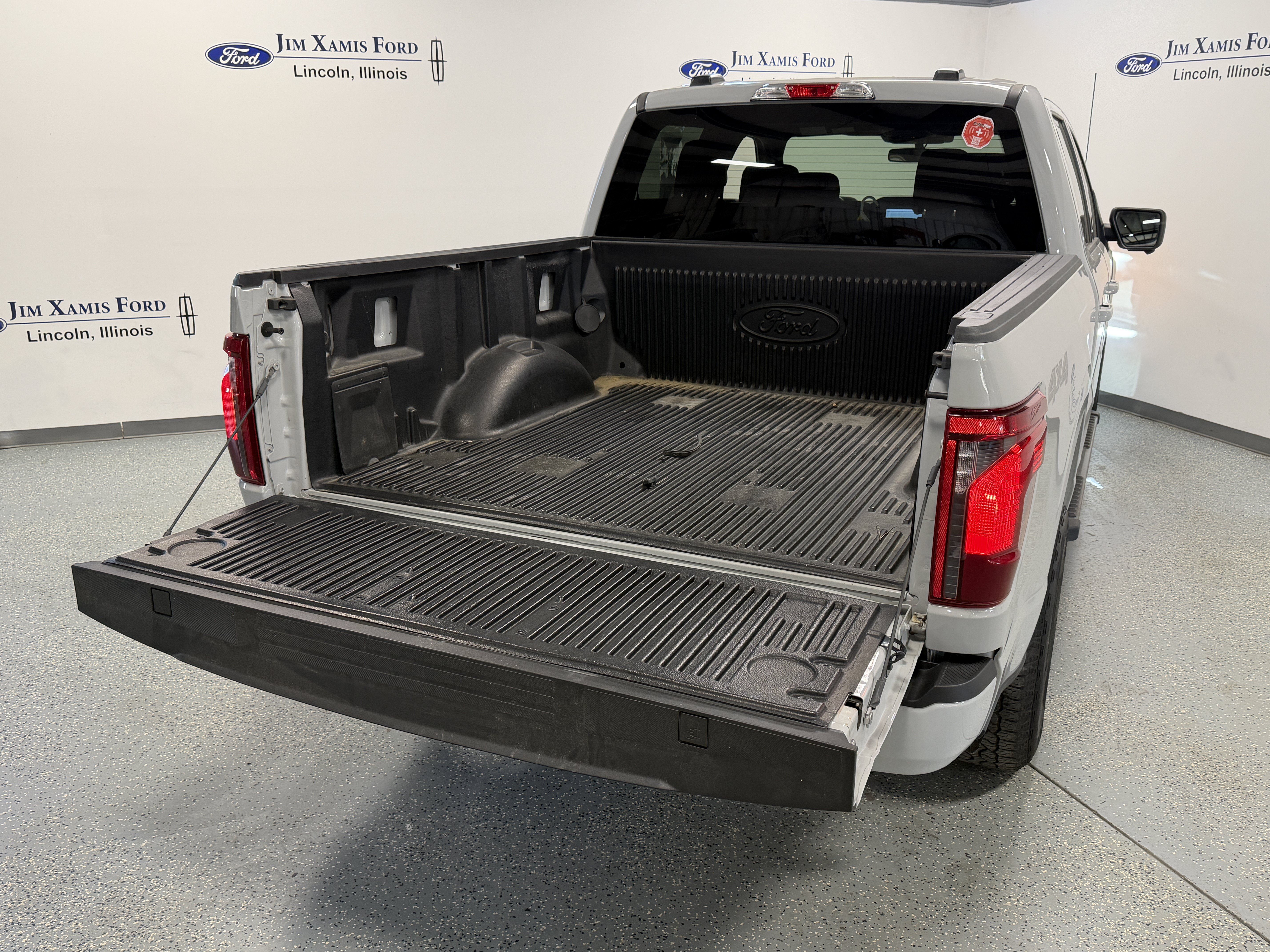 Used 2024 Ford F150 XLT w/ XLT Black Appearance Package AWD/4WD image 23