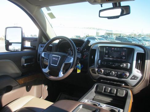 Used 2015 GMC Sierra 1500 SLT w/ SLT Crew Cab Value Package image 24