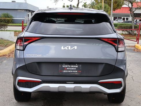 Used 2025 Kia Sportage EX image 11