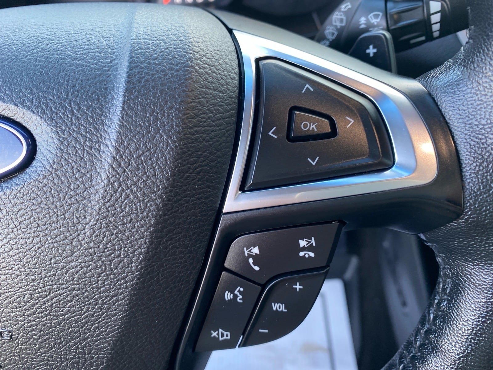 Used 2019 Ford Edge SEL w/ Equipment Group 201A AWD/4WD image 18