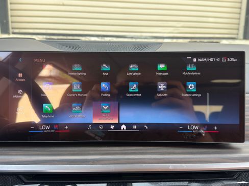 Used 2024 BMW X7 xDrive40i AWD/4WD image 30