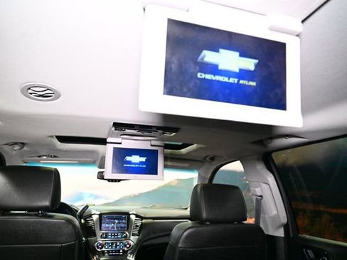 Used 2019 Chevrolet Suburban Premier AWD/4WD image 61