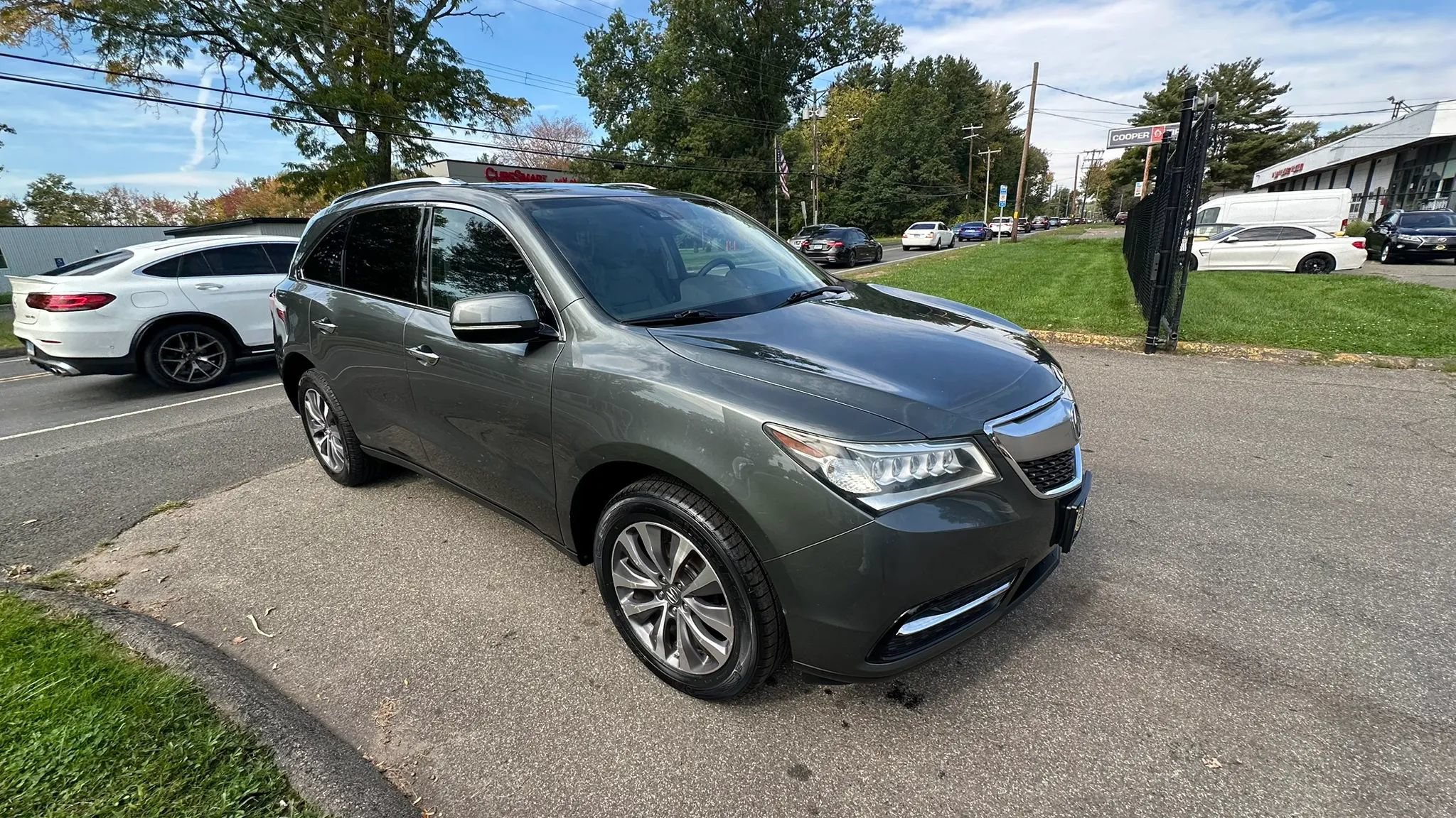 Used 2016 Acura MDX w/ Technology Package AWD/4WD image 3