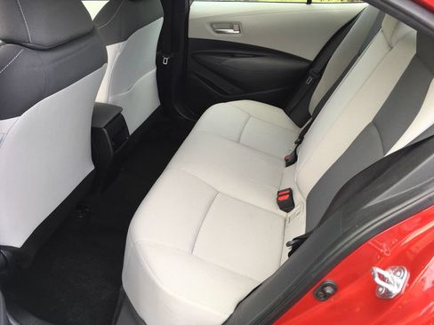 Used 2021 Toyota Corolla LE FWD image 25
