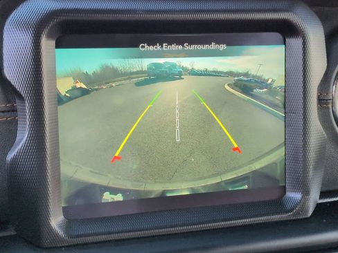 Used 2021 Jeep Wrangler Unlimited Sahara image 32