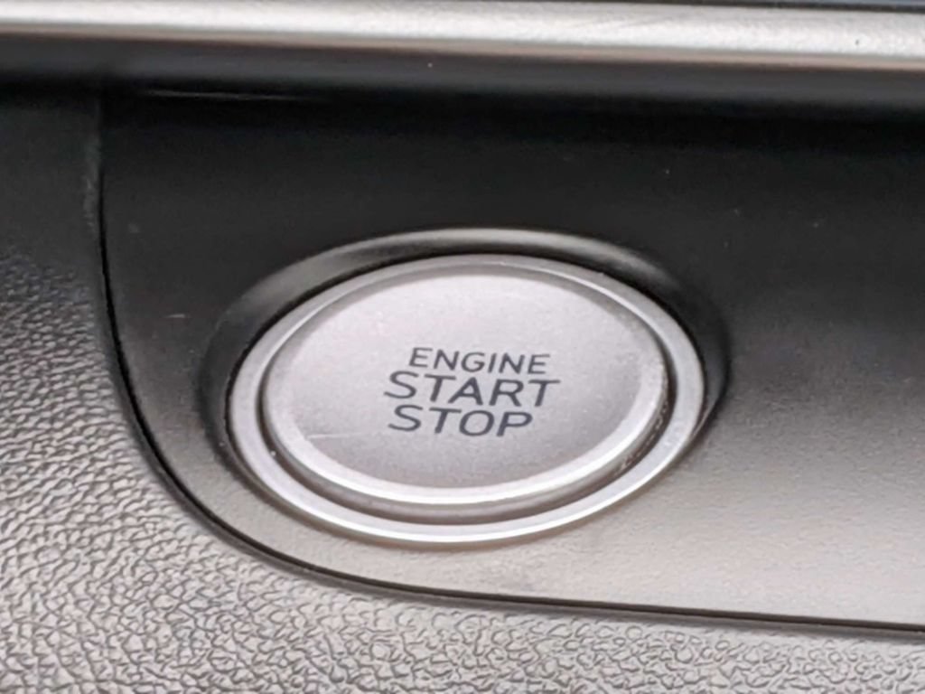 Certified 2025 Hyundai Elantra SEL FWD image 43