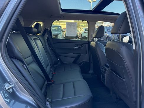 Used 2024 Nissan Rogue SV w/ SV Premium Package image 19