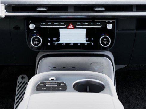 New 2026 Hyundai Ioniq 9 Calligraphy image 16