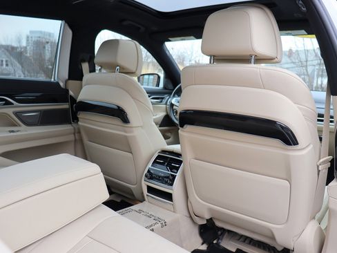 Used 2019 BMW 740e xDrive w/ Executive Package image 19