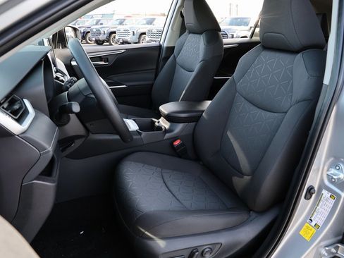 Certified 2025 Toyota RAV4 XLE image 19