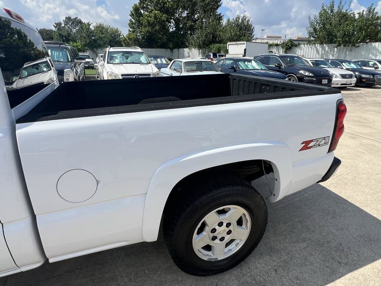 Used 2004 Chevrolet Silverado 1500 4x4 Extended Cab w/ Z71 Convenience Package 2 image 23