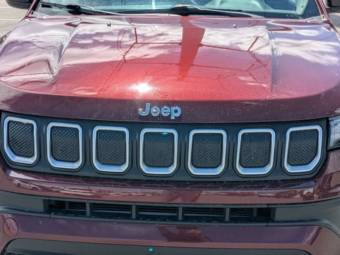 Used 2022 Jeep Compass Latitude AWD/4WD image 9