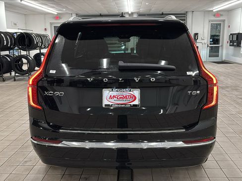New 2026 Volvo XC90 T8 Plus image 6