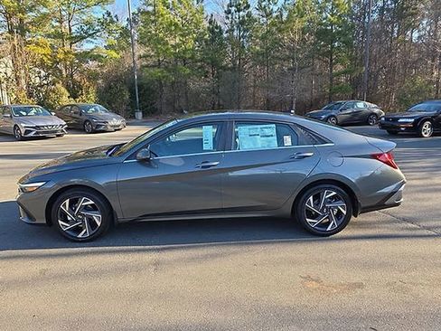 New 2026 Hyundai Elantra Limited image 19