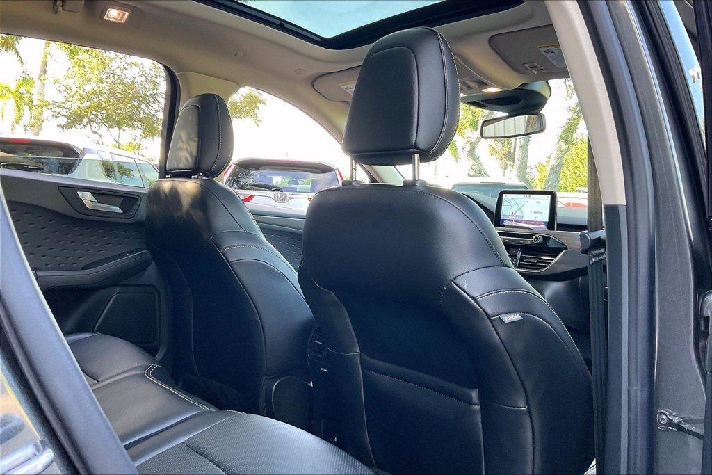 Used 2020 Ford Escape Titanium FWD image 20