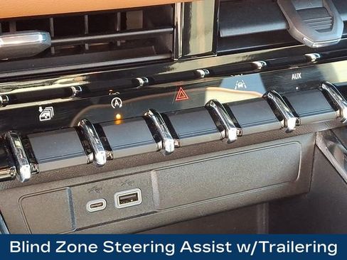 Used 2024 GMC Canyon AT4 w/ Canyon Safety Plus Package image 29