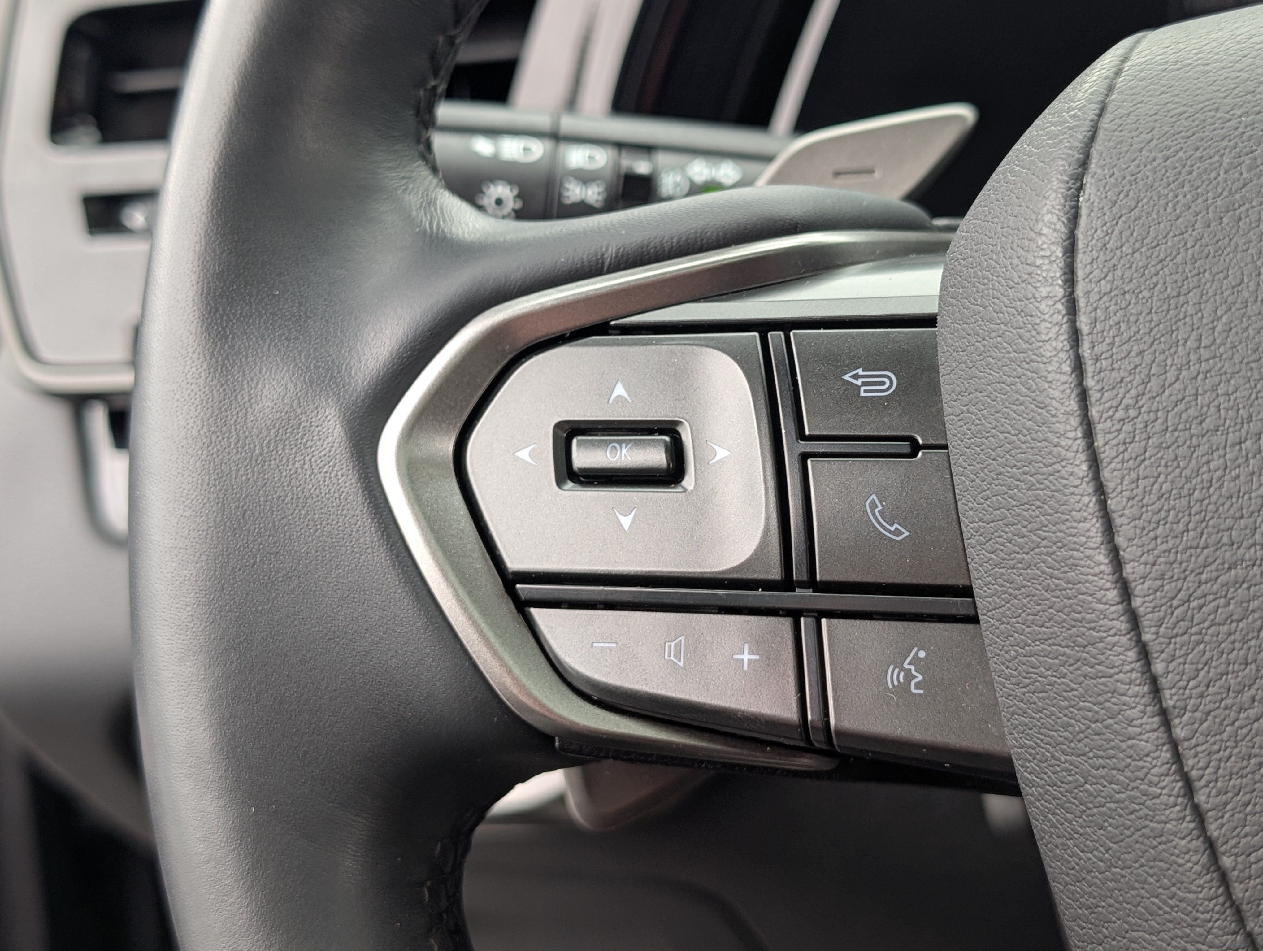 Used 2023 Lexus RX 350 Premium w/ Accessory Package AWD/4WD image 23