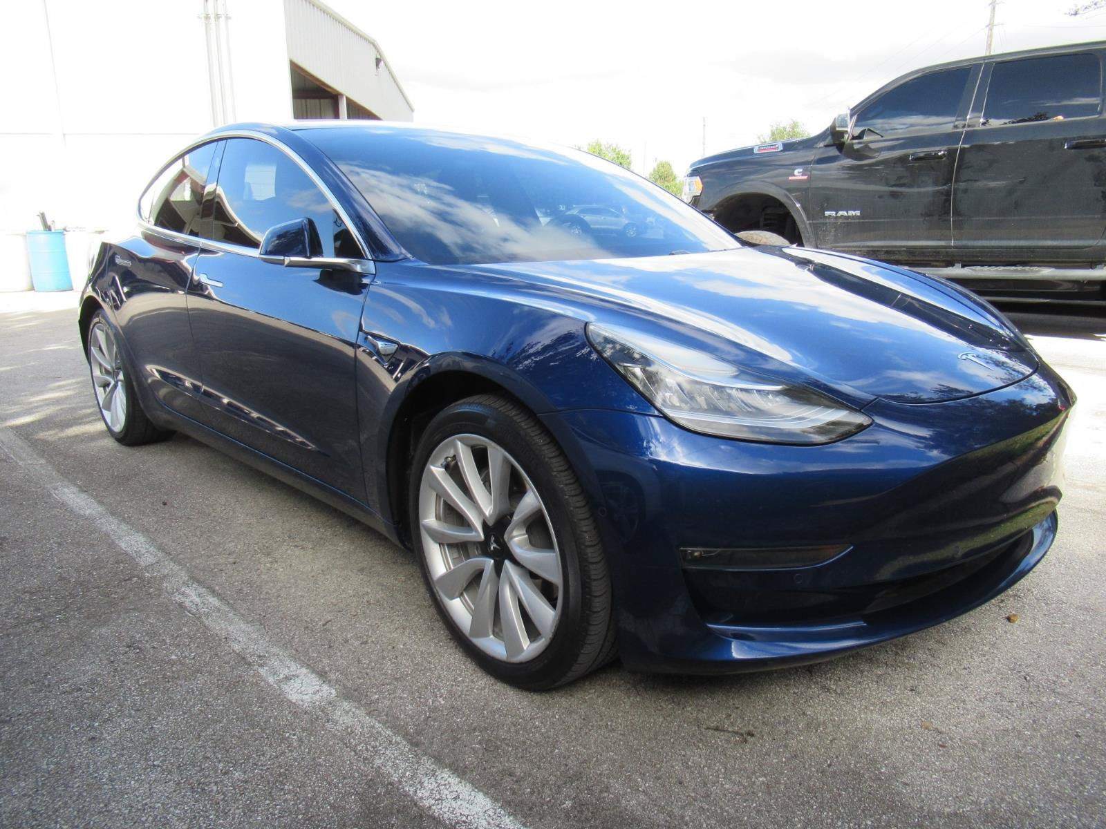 Used 2018 Tesla Model 3 Long Range RWD image 1