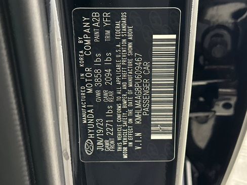Used 2023 Hyundai Elantra SEL FWD image 28