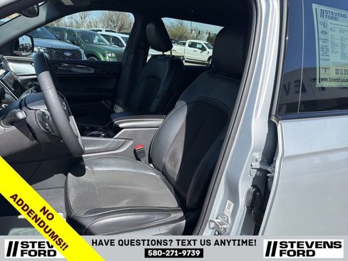 Used 2023 Jeep Grand Cherokee L Laredo image 14