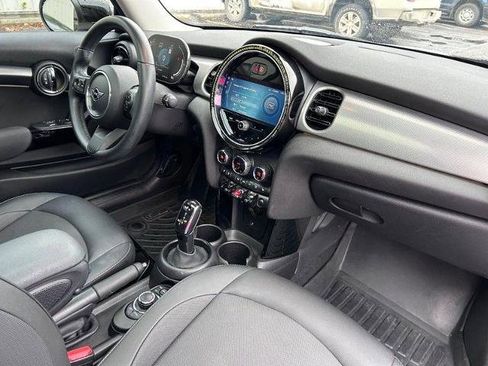 Used 2023 MINI Cooper 2-Door Hardtop image 10